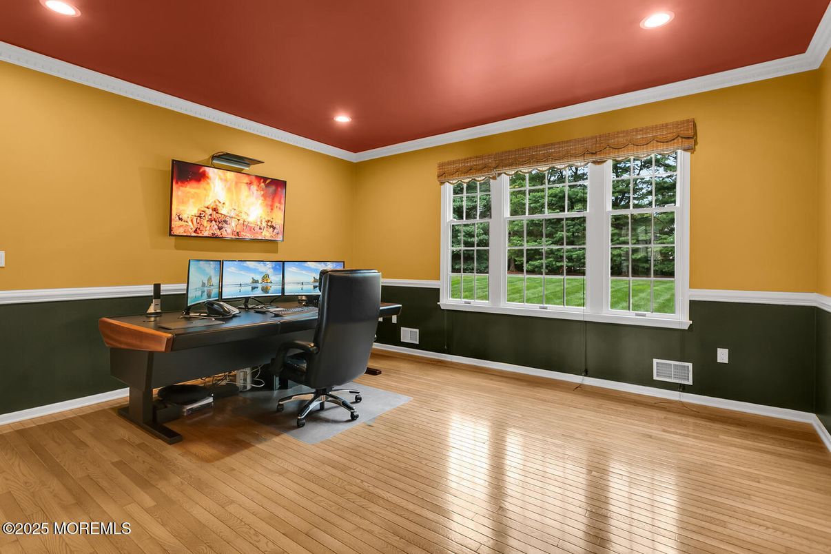 Home Office, Interior, Recessed Lighting, Wood Texture Flooring
