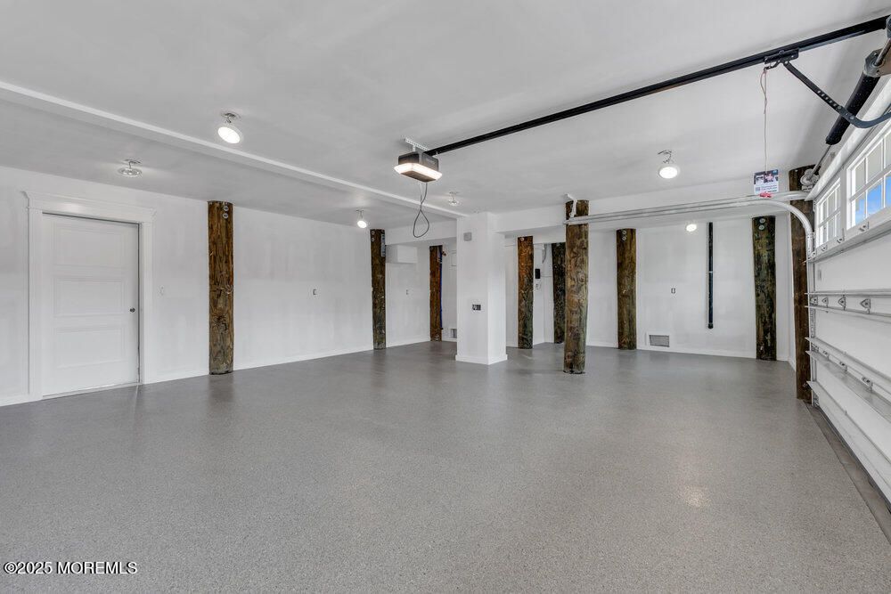 Garage, Interior