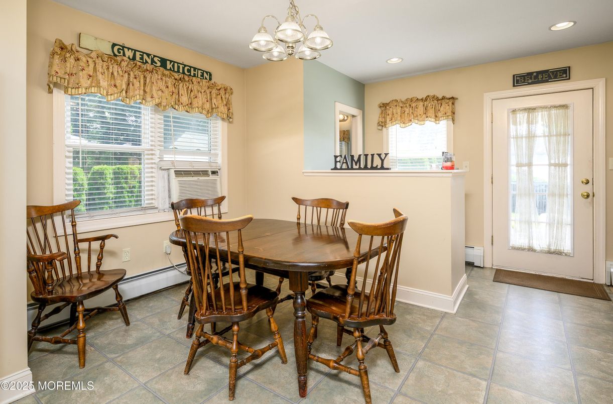 Chandelier, Dining room, Interior, Recessed Lighting