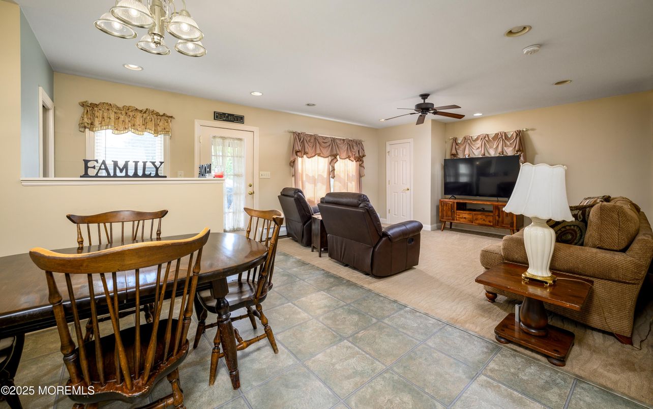 Dining room, Interior, Living room, Recessed Lighting