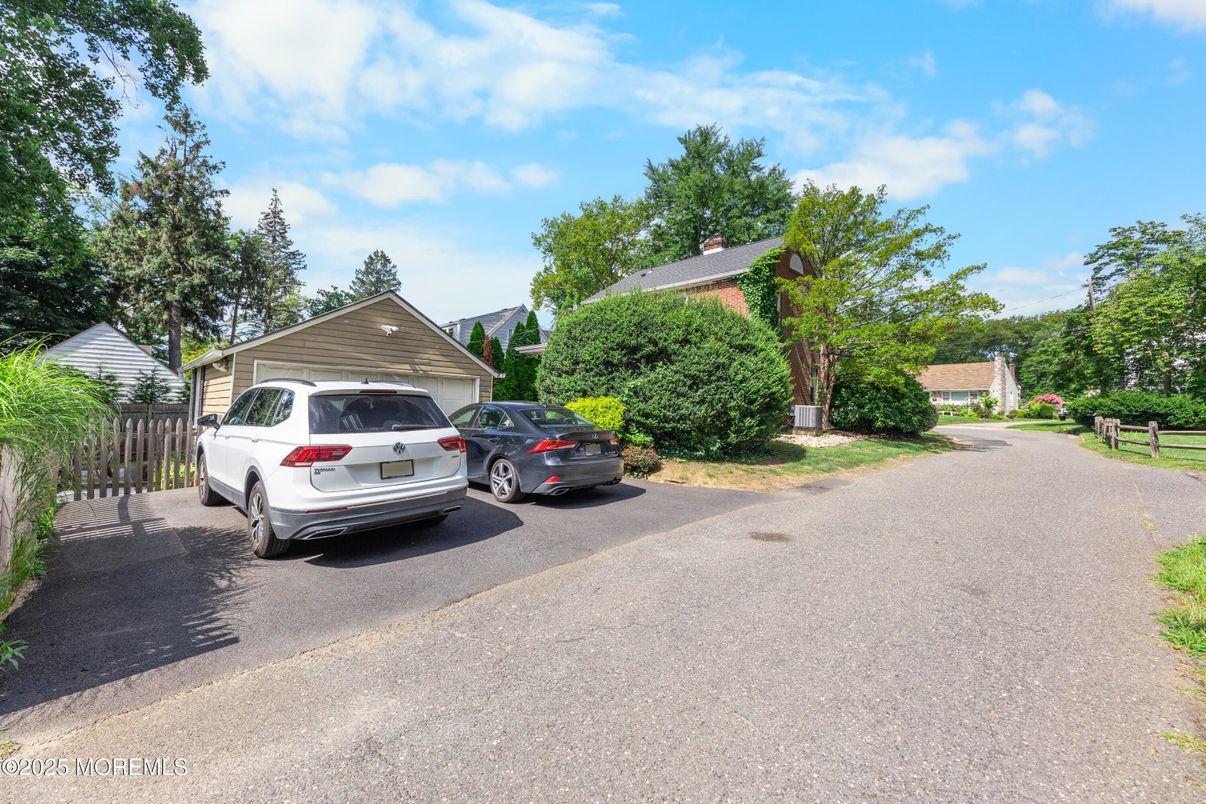 Detached Garage, Exterior