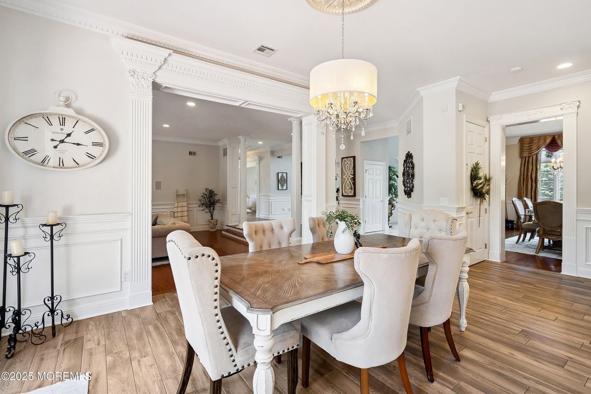 Chandelier, Dining room, Interior, Recessed Lighting, Wood Texture Flooring