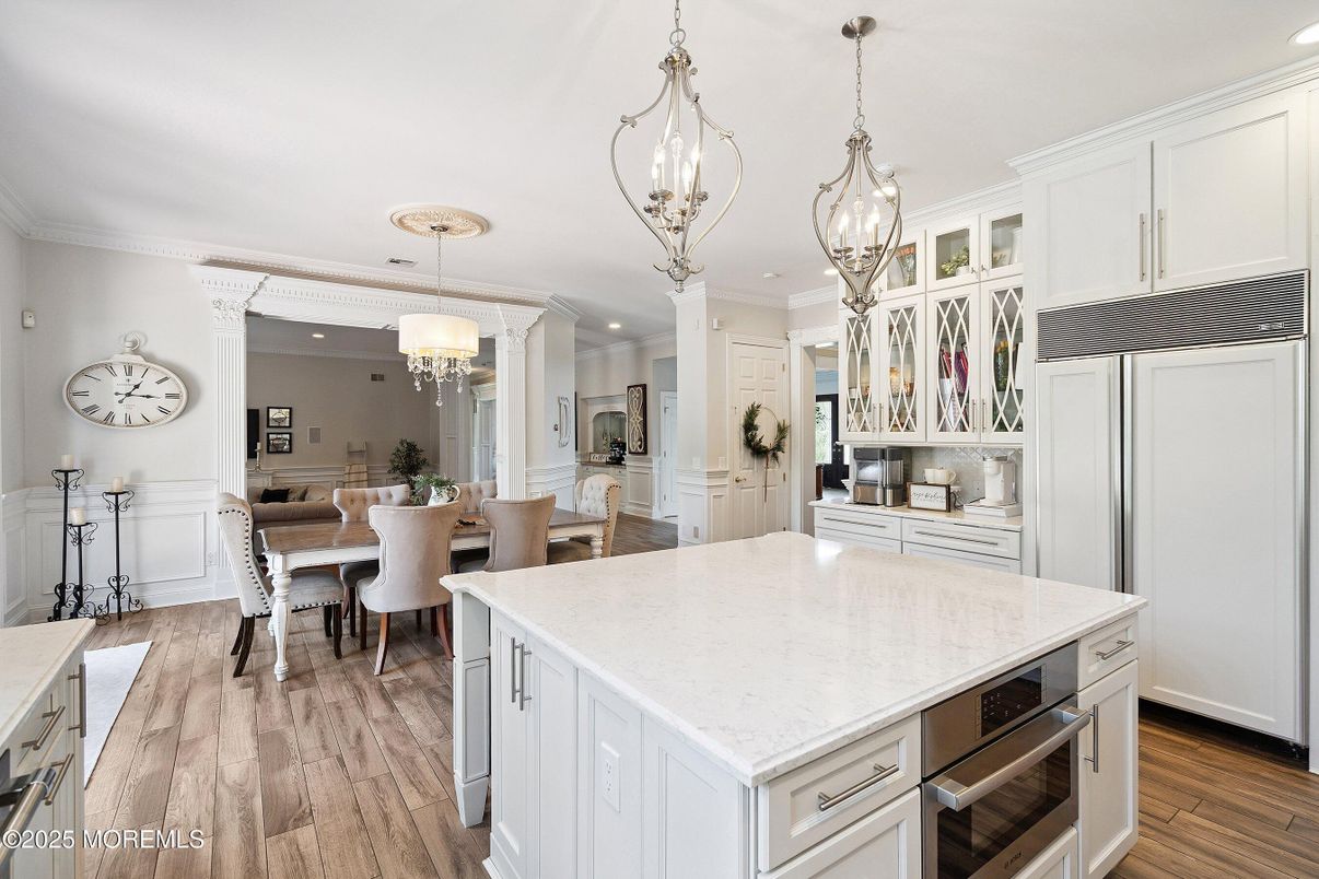 Chandelier, Dining room, Interior, Kitchen, Pendant Lights, Recessed Lighting, Wood Texture Flooring