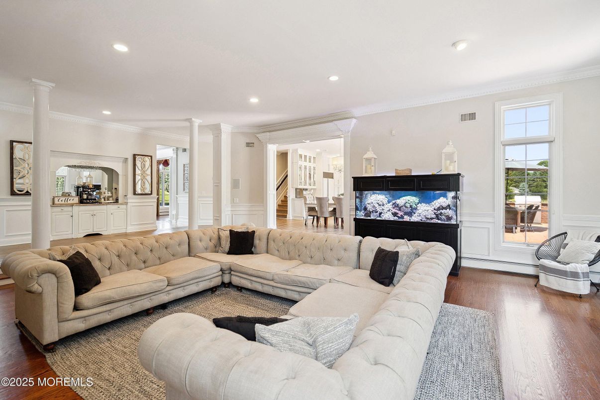 Interior, Living room, Recessed Lighting, Wood Texture Flooring