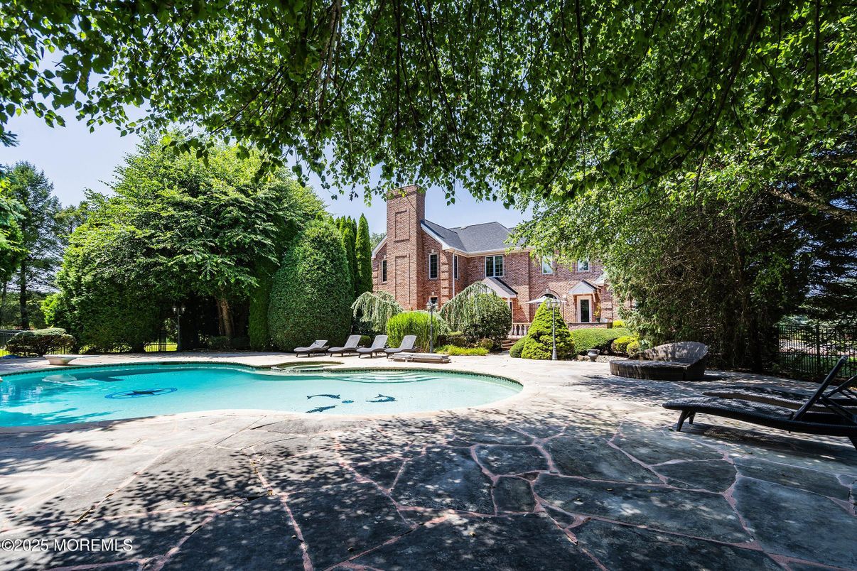 Exterior, Pool