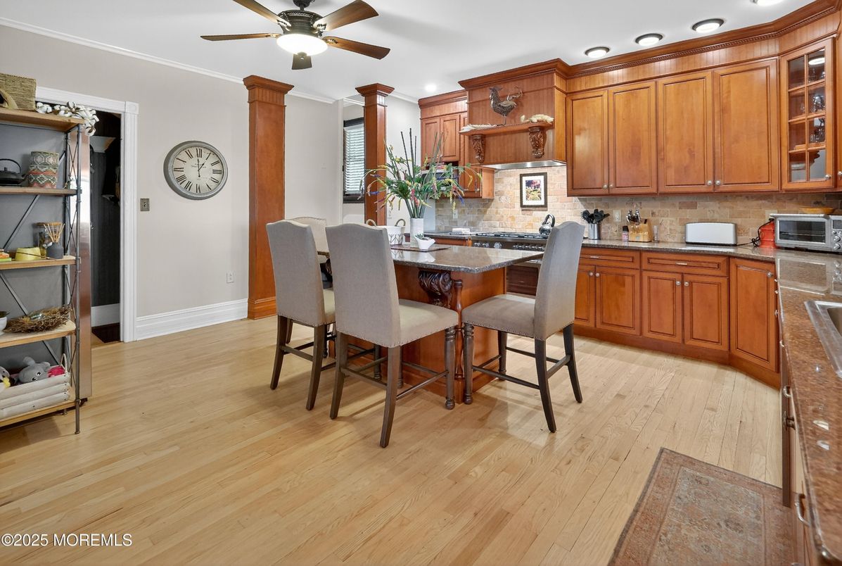 Dining room, Interior, Kitchen, Recessed Lighting, Wood Texture Flooring