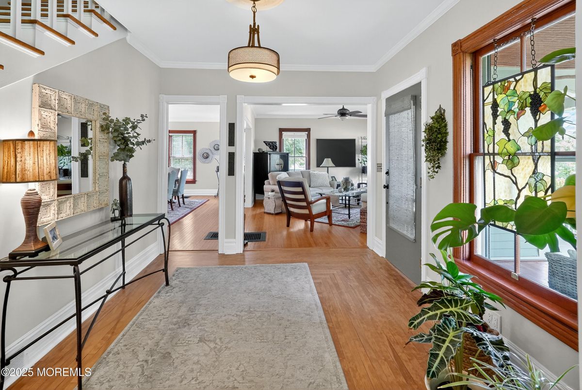 Interior, Living room, Pendant Lights, Wood Texture Flooring