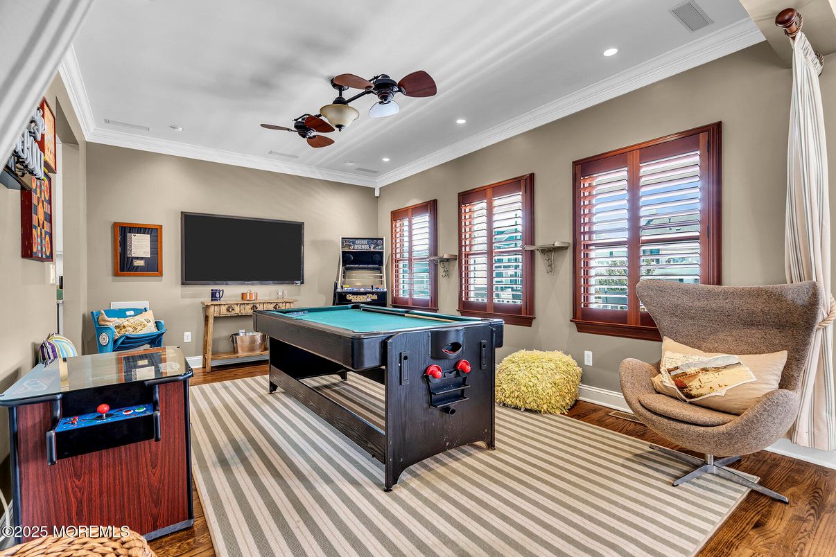 Billiard Table, Game Room, Interior, Recessed Lighting, Wood Texture Flooring