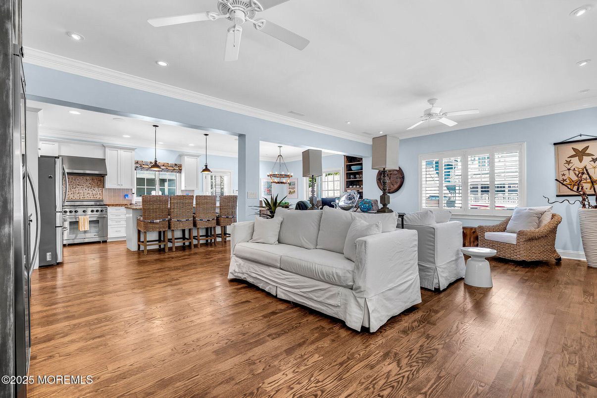 Interior, Kitchen, Living room, Pendant Lights, Recessed Lighting, Stainless Steel Appliances, Wood Texture Flooring
