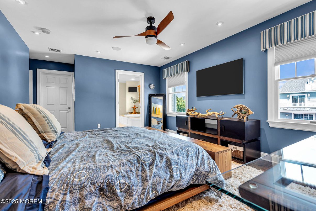 Bedroom, Interior, Recessed Lighting