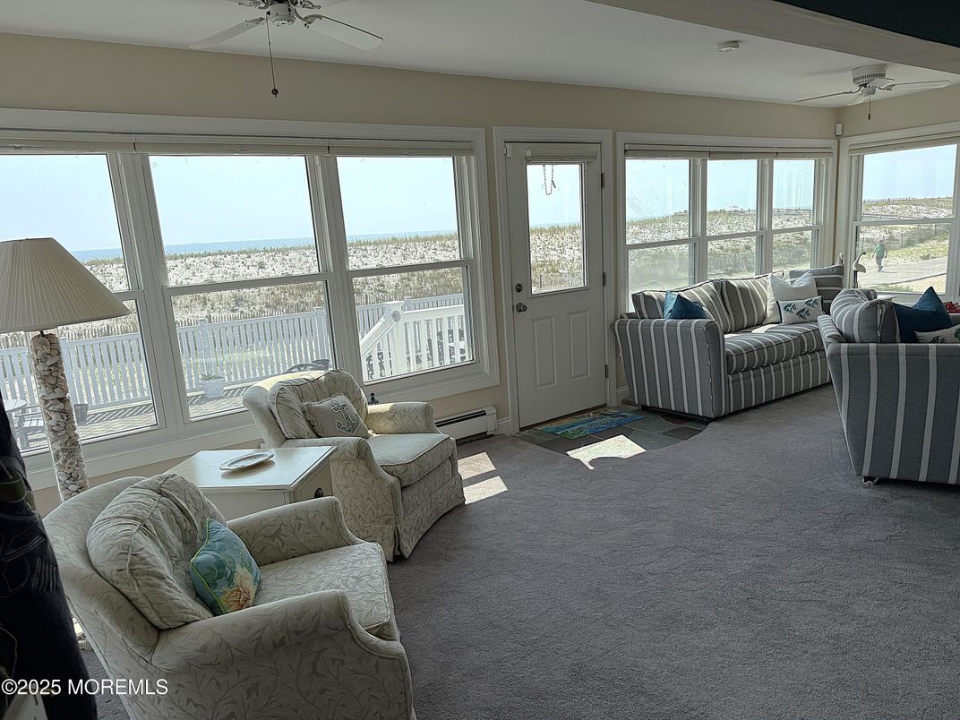 Interior, Living room, Sun Room, Water