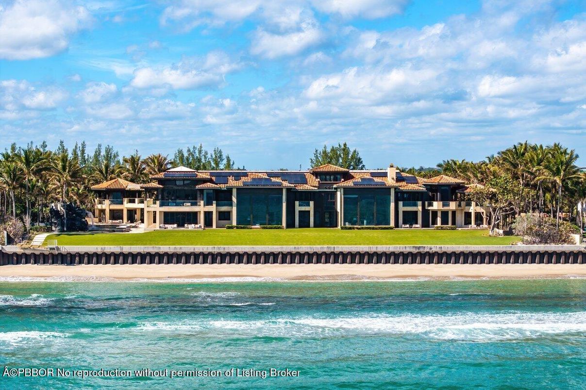Exterior, Lake