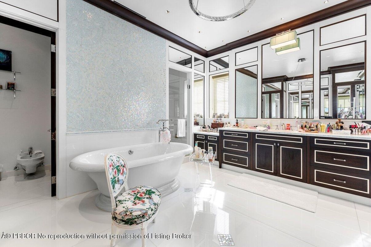 Bathroom, Dual Sink Vanities, Free Standing Baths, Interior, Recessed Lighting