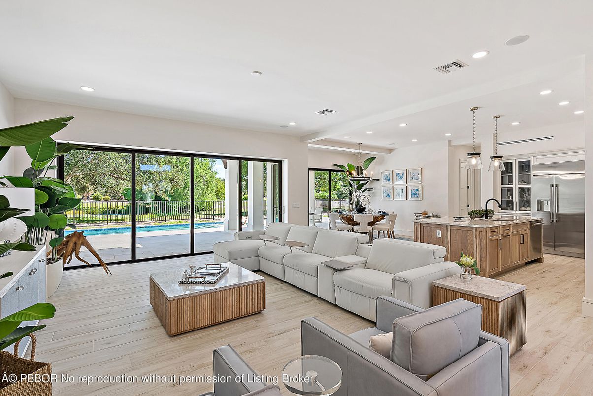 Dining room, Interior, Kitchen, Living room, Pendant Lights, Recessed Lighting, Stainless Steel Appliances, Wood Texture Flooring