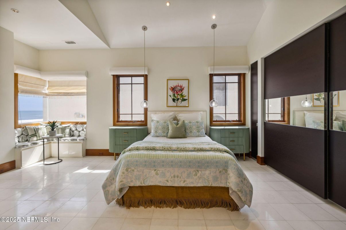 Bedroom, Interior, Pendant Lights, Recessed Lighting, Water