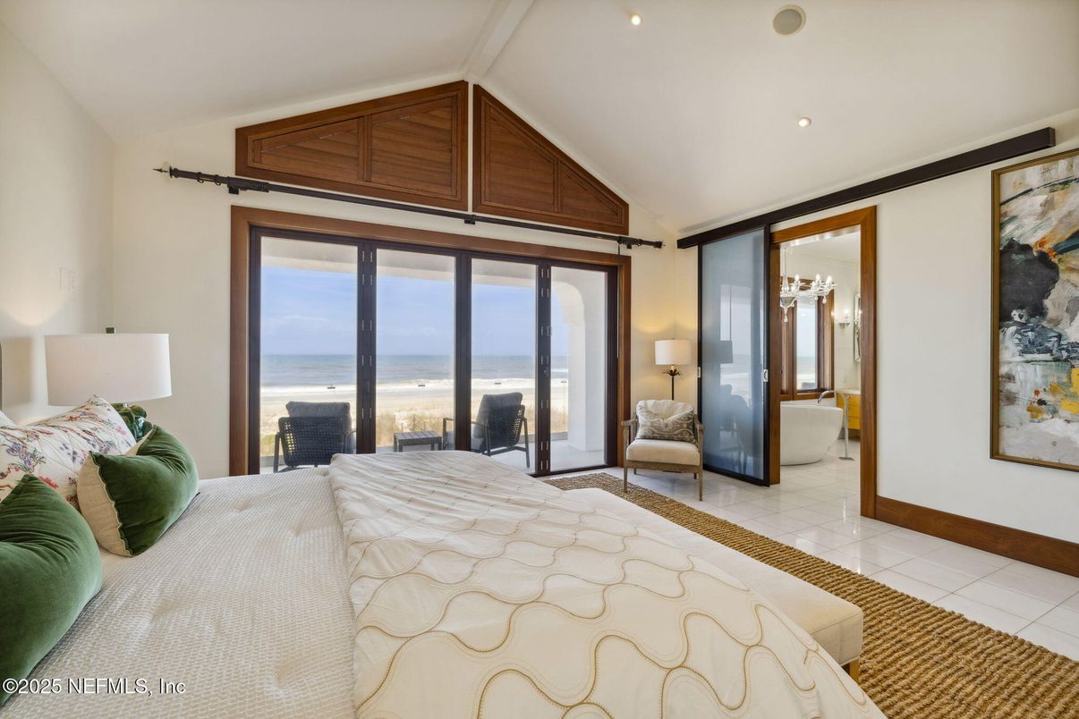 Bedroom, Interior, Recessed Lighting, Water