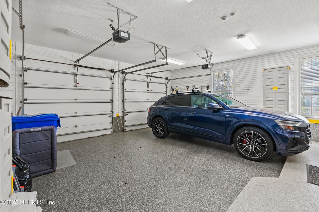 Garage, Interior
