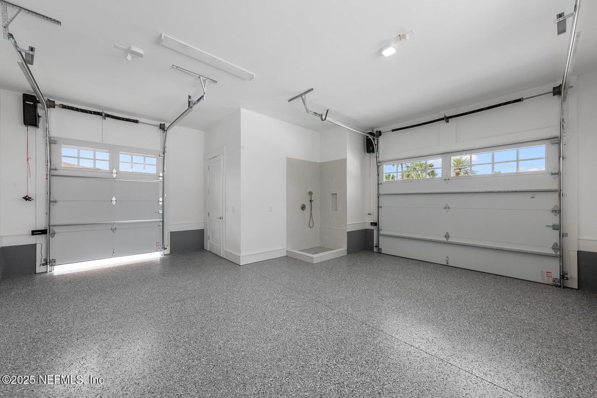 Garage, Interior