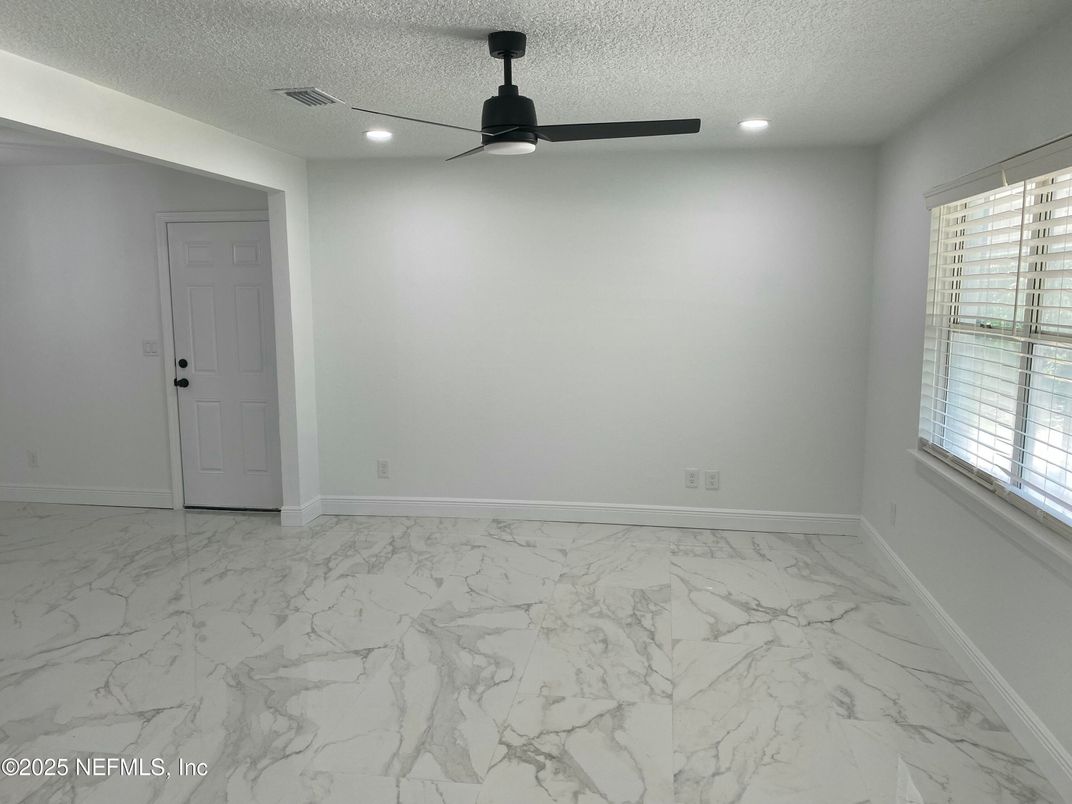 Empty room, Interior, Marble, Recessed Lighting