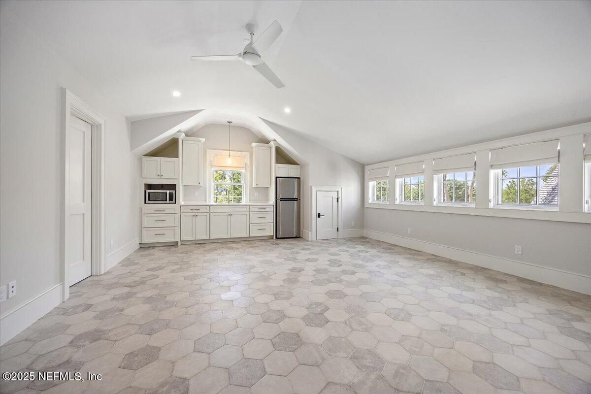 Empty room, Interior, Kitchen, Recessed Lighting