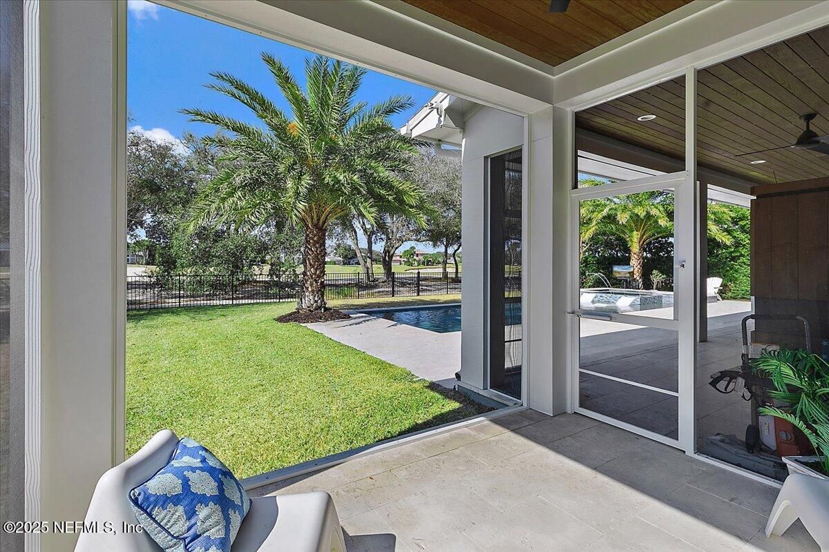 Interior, Pool, Sun Room