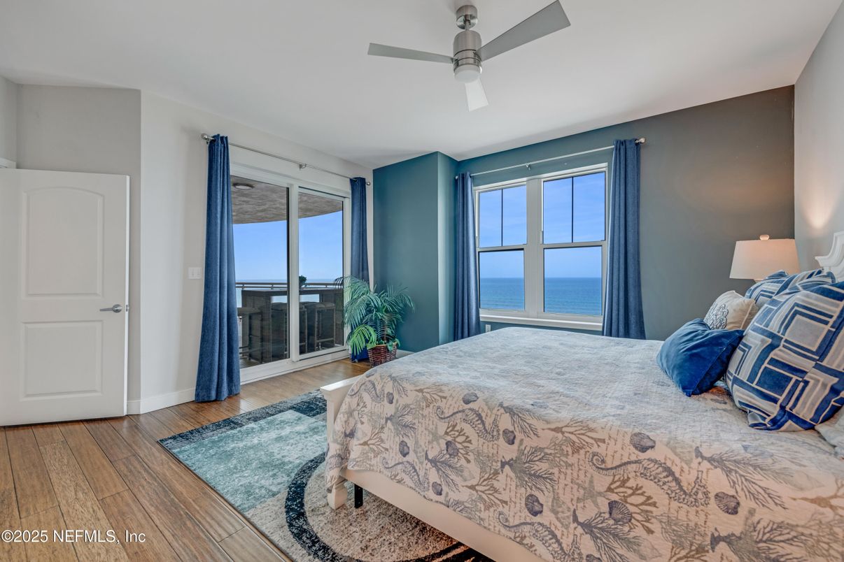 Bedroom, Interior, Water, Wood Texture Flooring