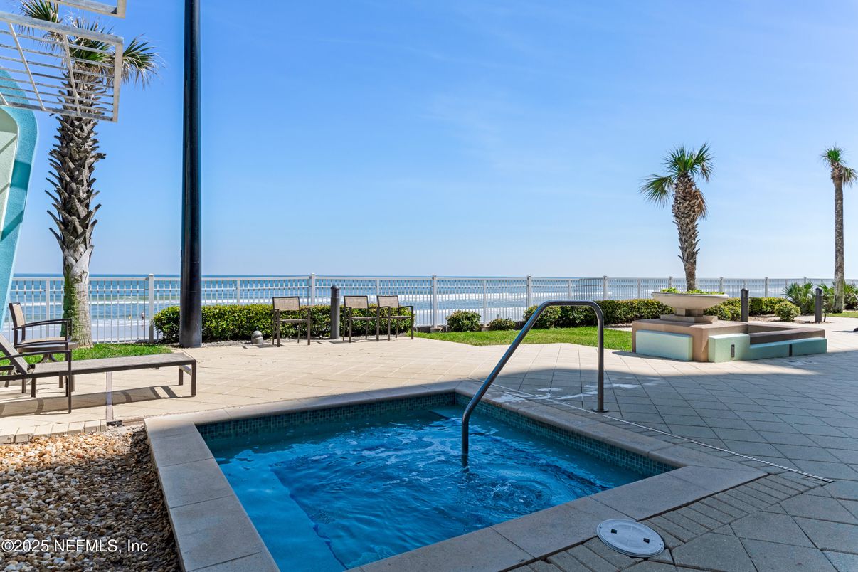 Exterior, Pool, Water