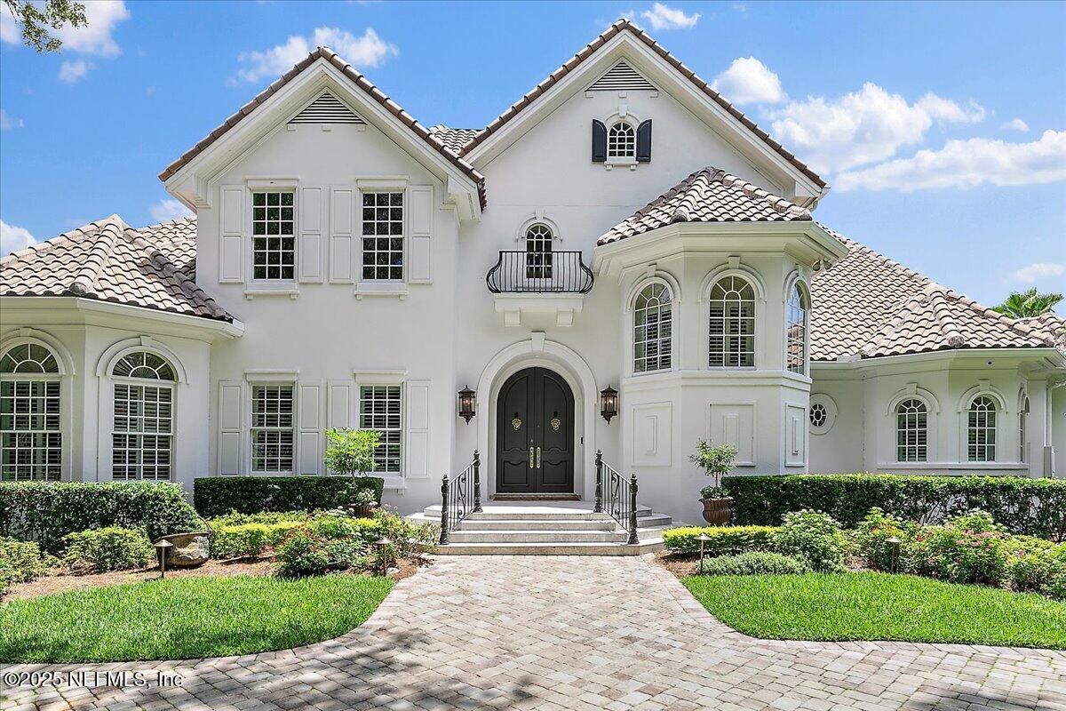 Exterior, Facade, Mediterranean