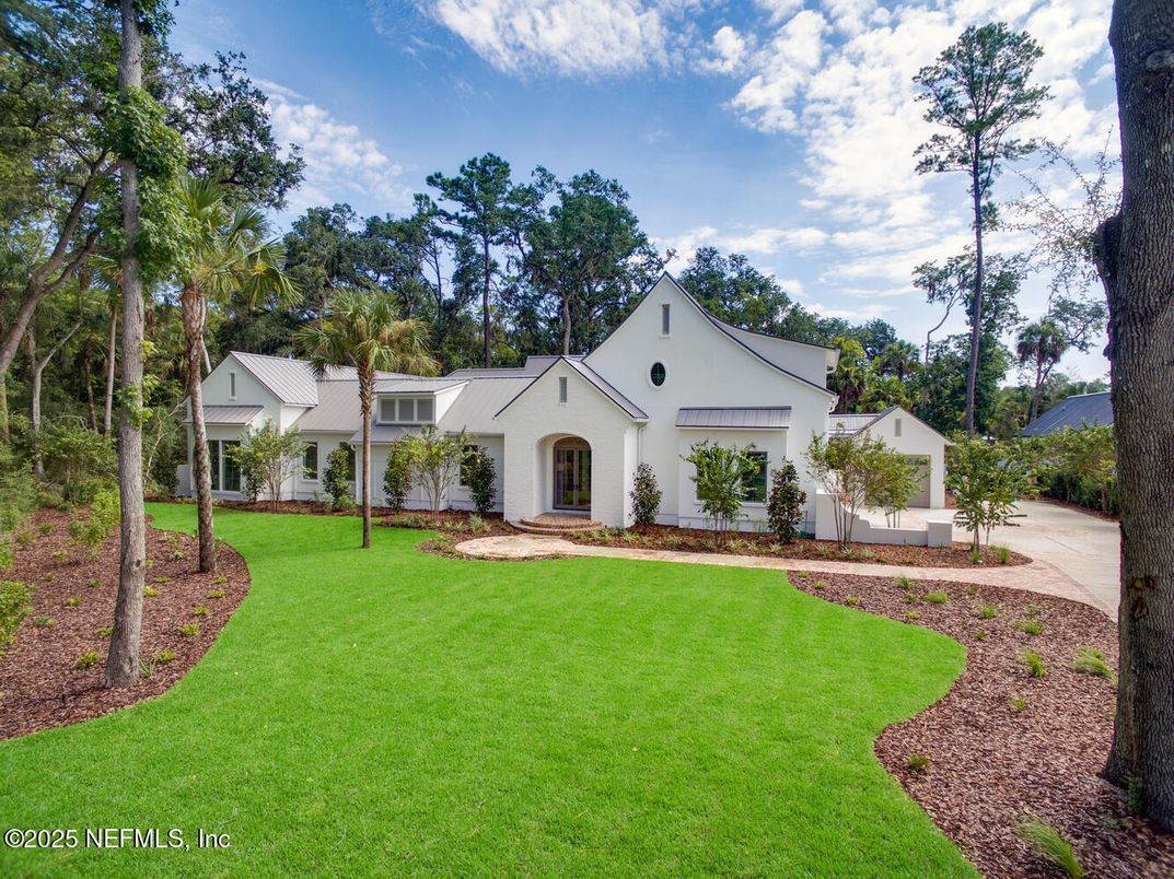 Backyard, Exterior, Facade, Farmhouse