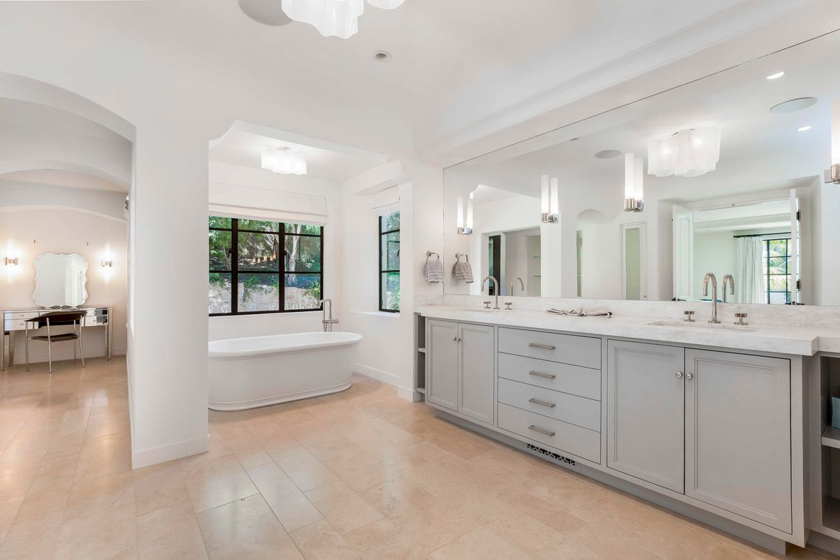 Bathroom, Dual Sink Vanities, Free Standing Baths, Interior, Recessed Lighting