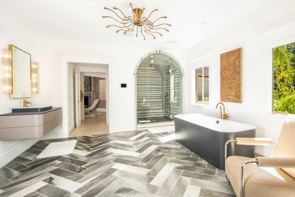 Bathroom, Free Standing Baths, Interior