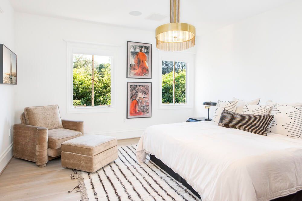 Bedroom, Interior, Pendant Lights, Wood Texture Flooring