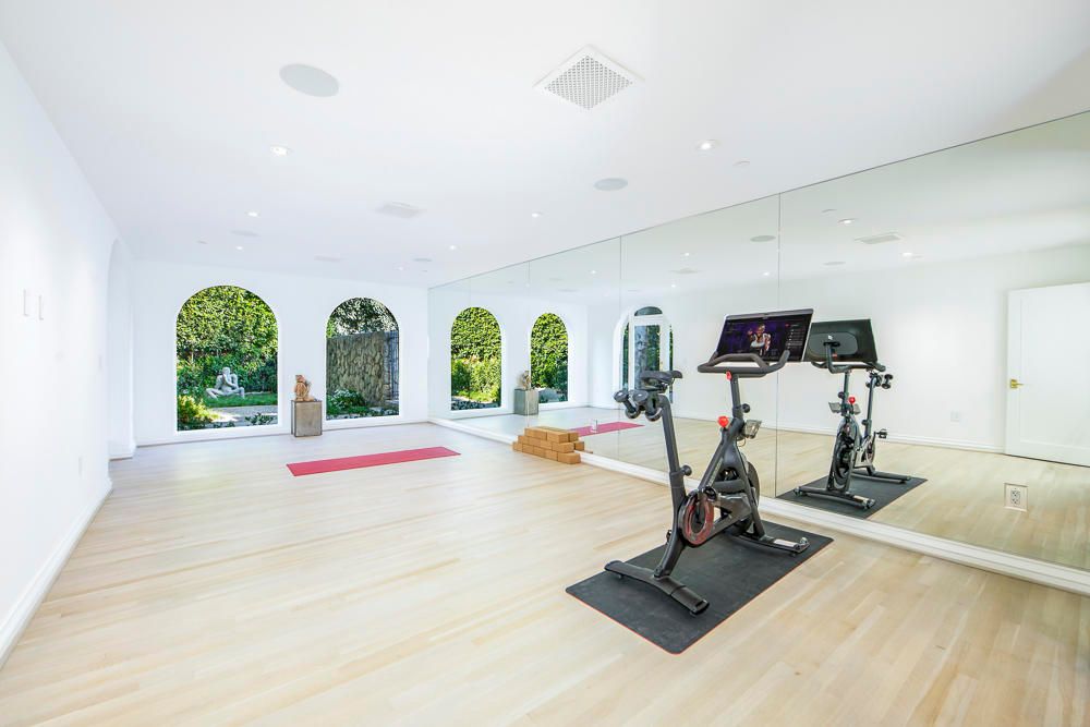 Fitness Equipment, Interior, Recessed Lighting, Wood Texture Flooring