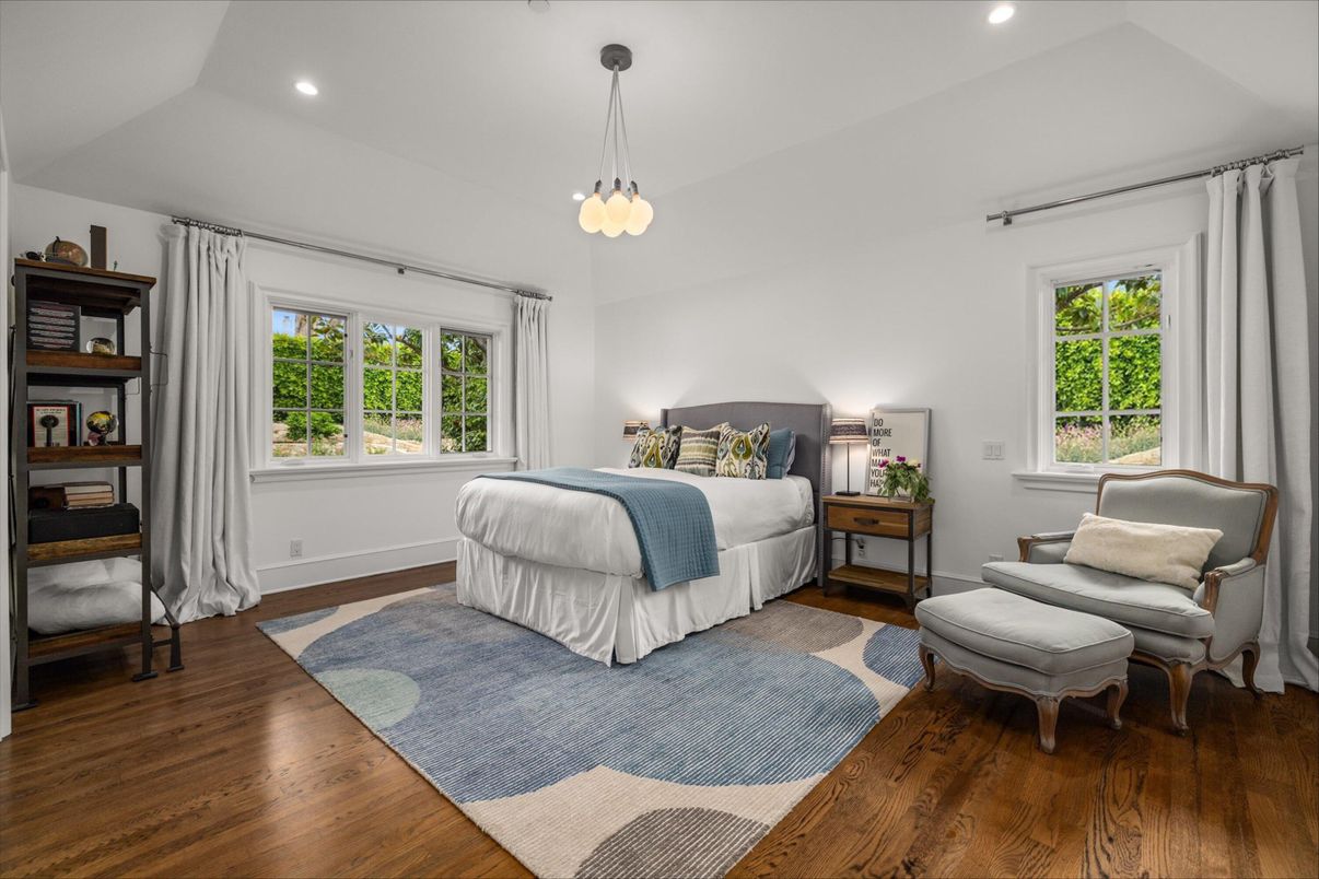 Bedroom, Interior, Pendant Lights, Recessed Lighting, Wood Texture Flooring