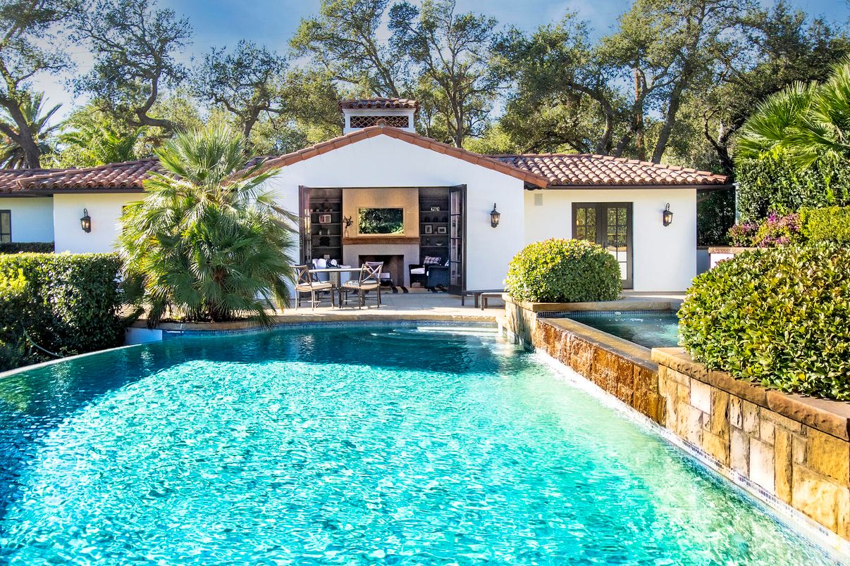 Exterior, Pool