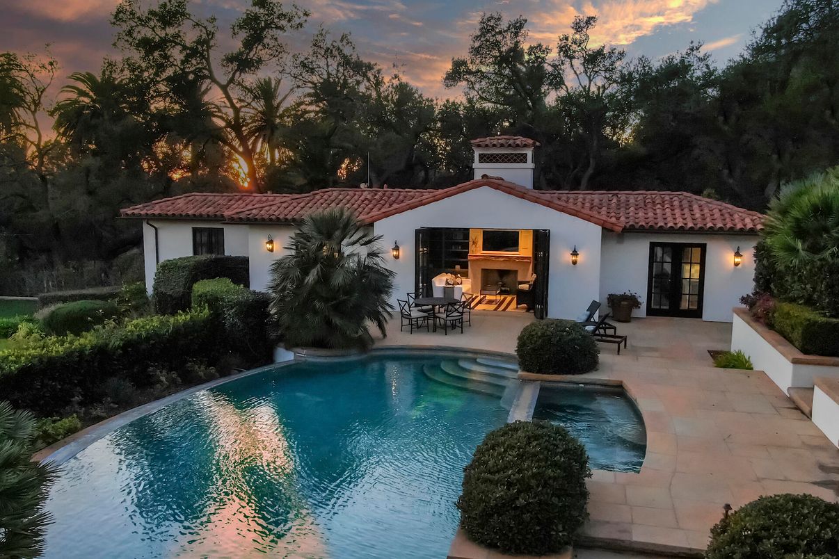 Exterior, Pool