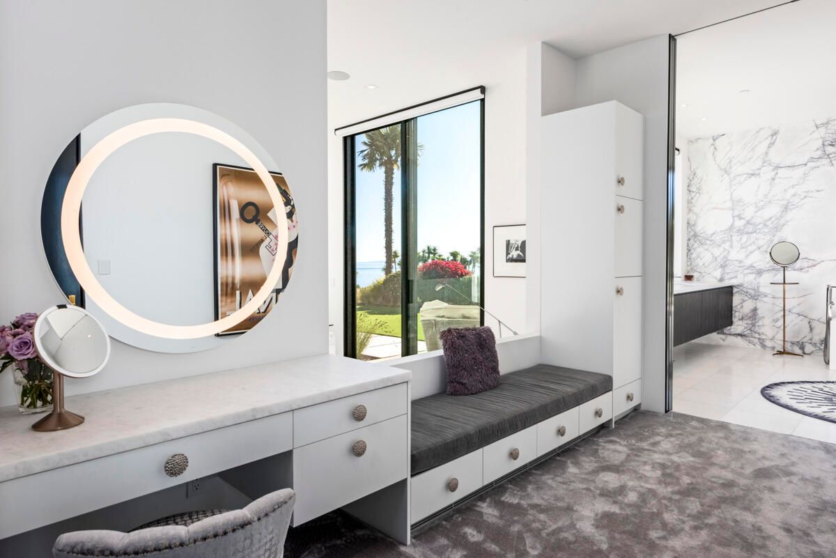 Bathroom, Interior, Marble Walls, Recessed Lighting