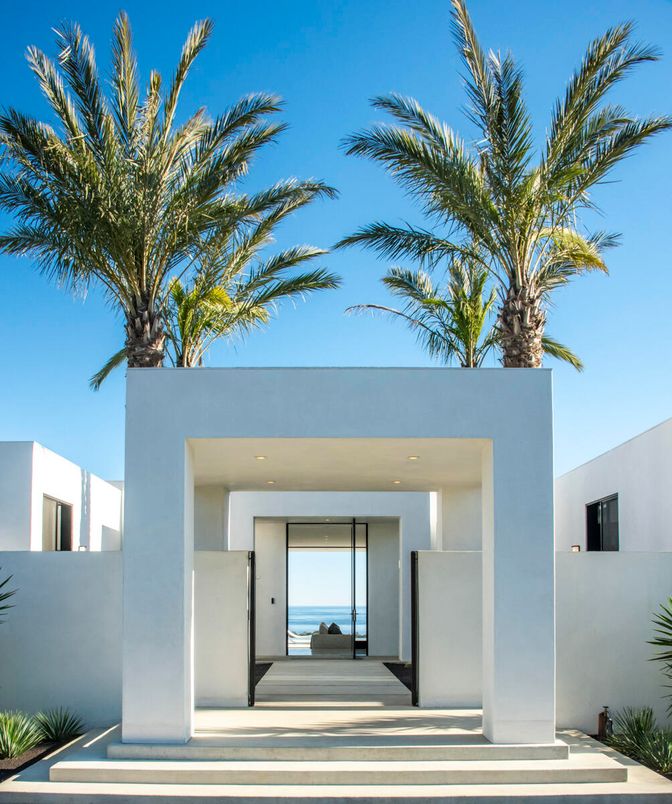 Exterior, Facade, Modern