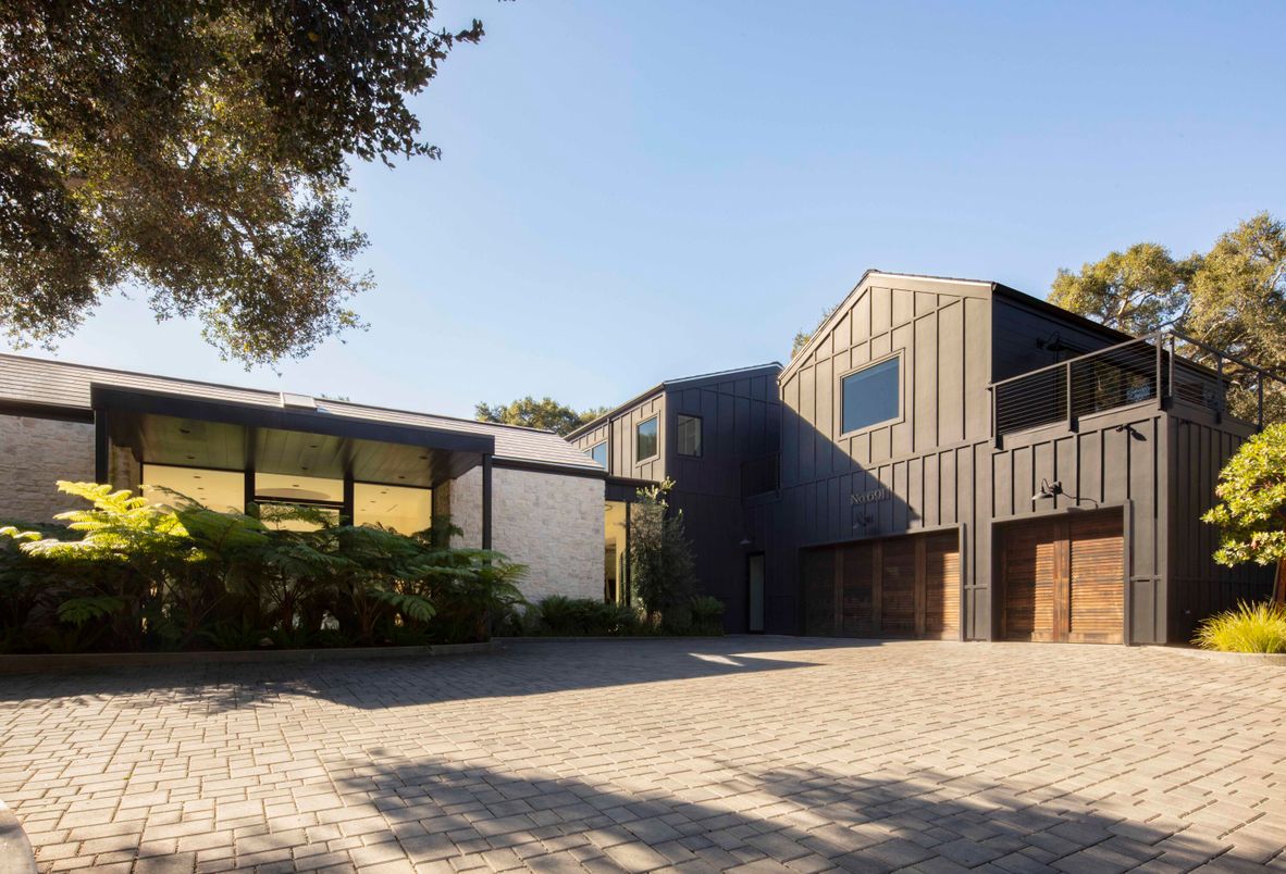 Attached, Exterior, Facade, Modern