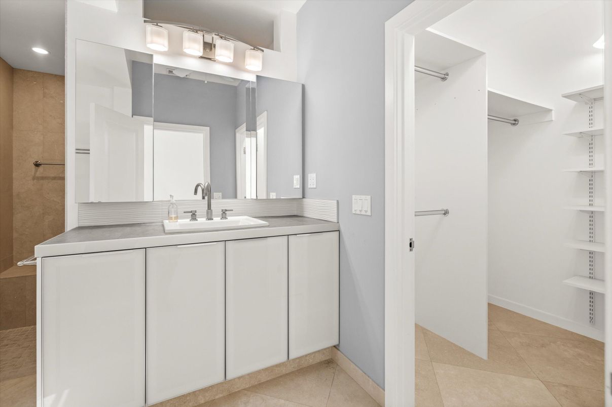 Bathroom, Interior, Recessed Lighting
