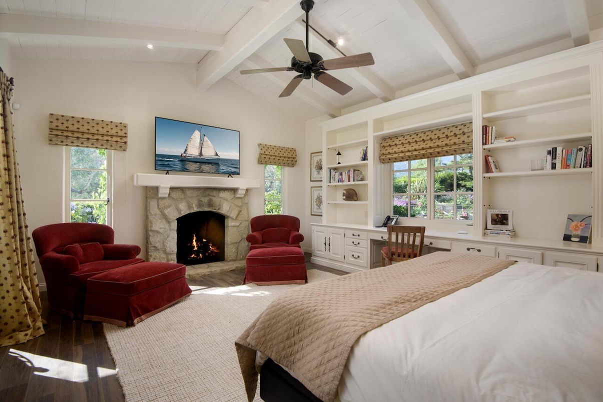 Bedroom, Fireplace, Interior, Recessed Lighting, Wood Texture Flooring
