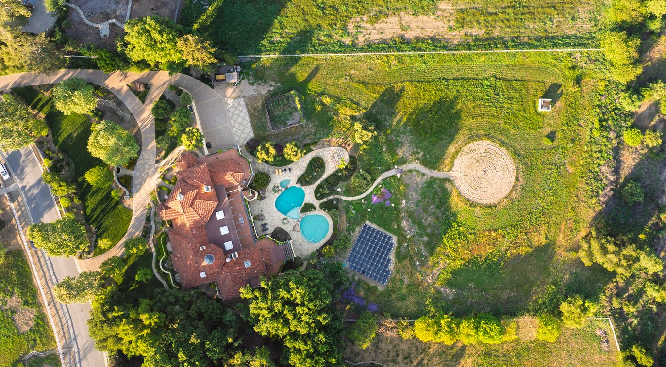 Exterior, Drone