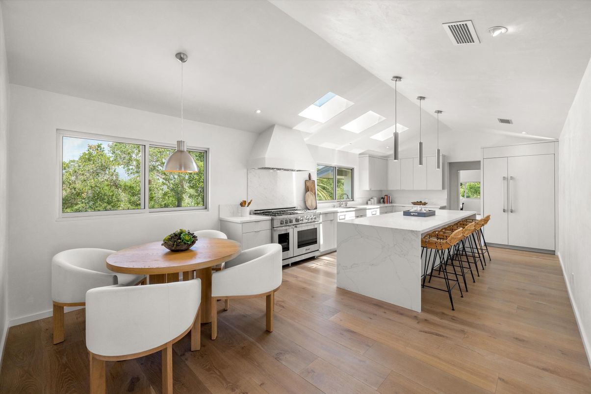 Dining room, Interior, Kitchen, Pendant Lights, Recessed Lighting, Stainless Steel Appliances, Wood Texture Flooring