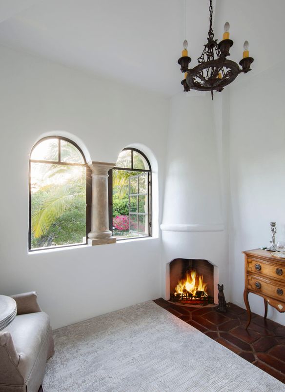 Chandelier, Fireplace, Interior