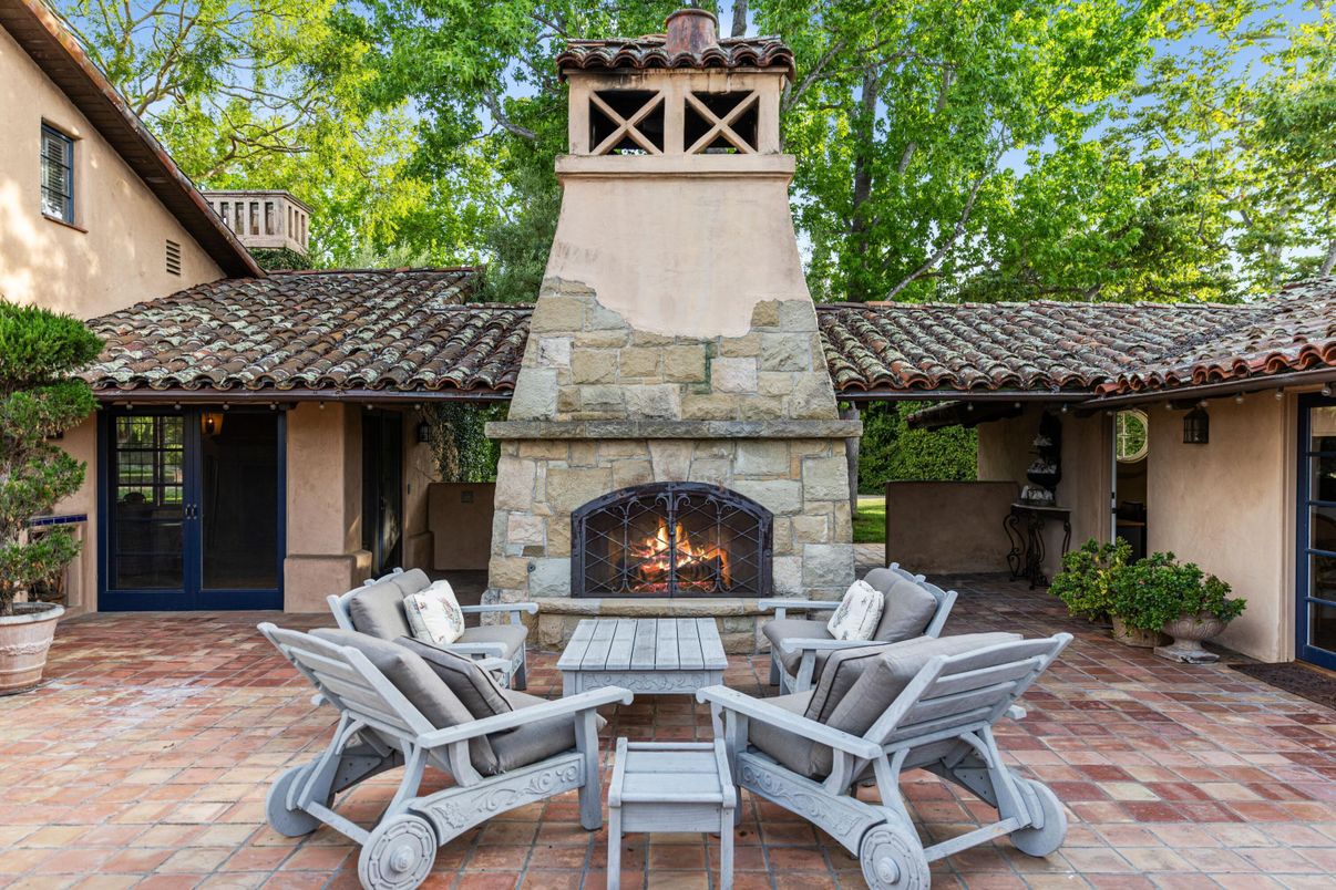 Exterior, Fireplace