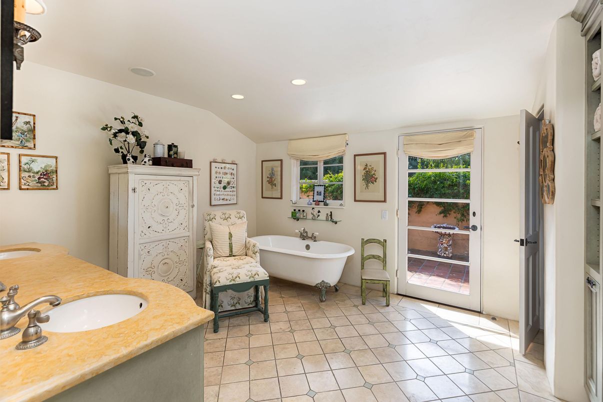 Bathroom, Dual Sink Vanities, Free Standing Baths, Interior, Recessed Lighting