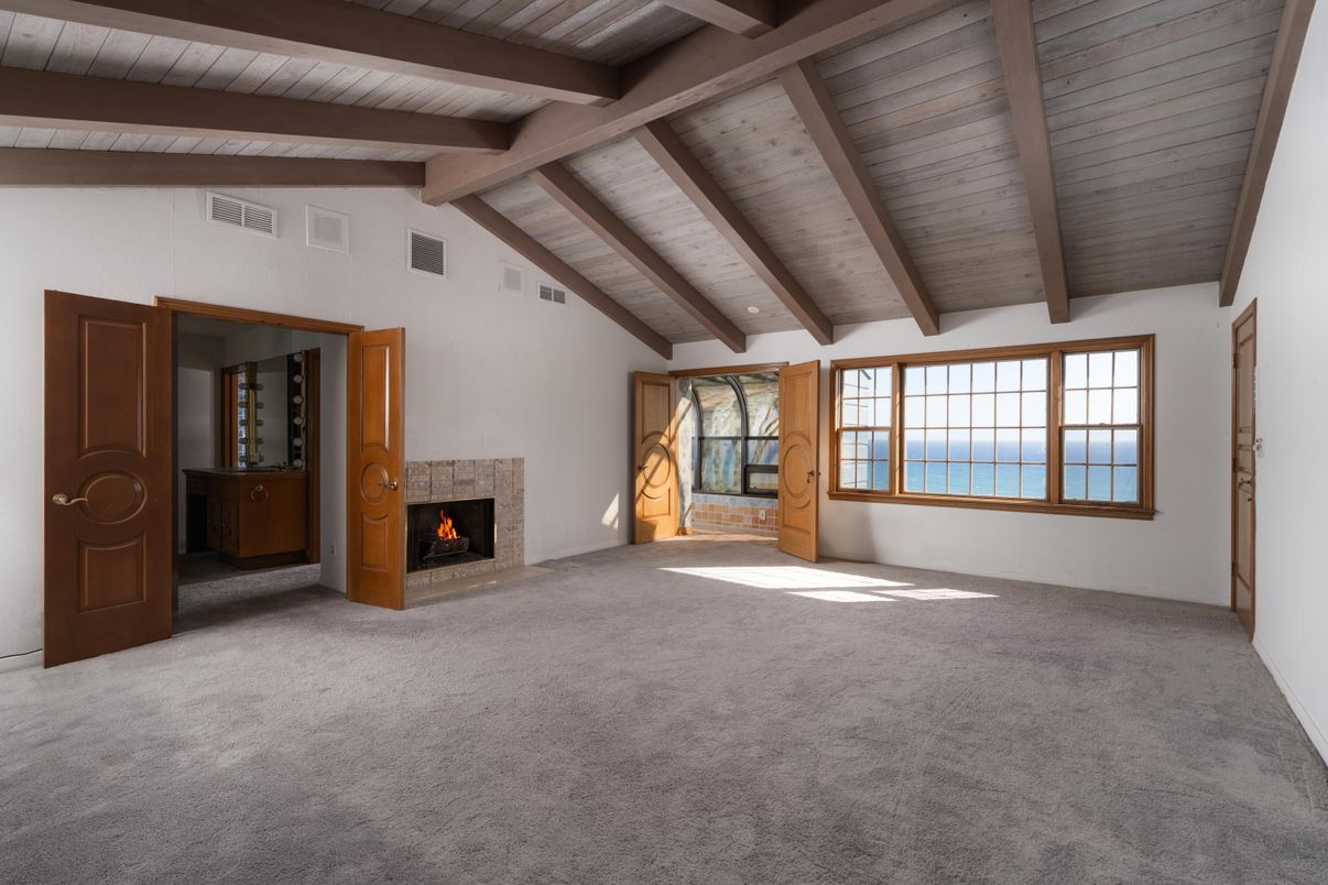Empty room, Fireplace, Interior, Wooden Beams, Wooden Ceilings