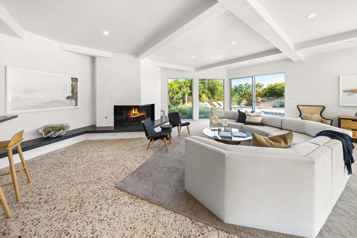 Fireplace, Interior, Living room, Recessed Lighting