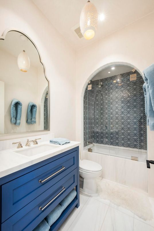 Bathroom, Glass Shower, Interior, Pendant Lights, Recessed Lighting