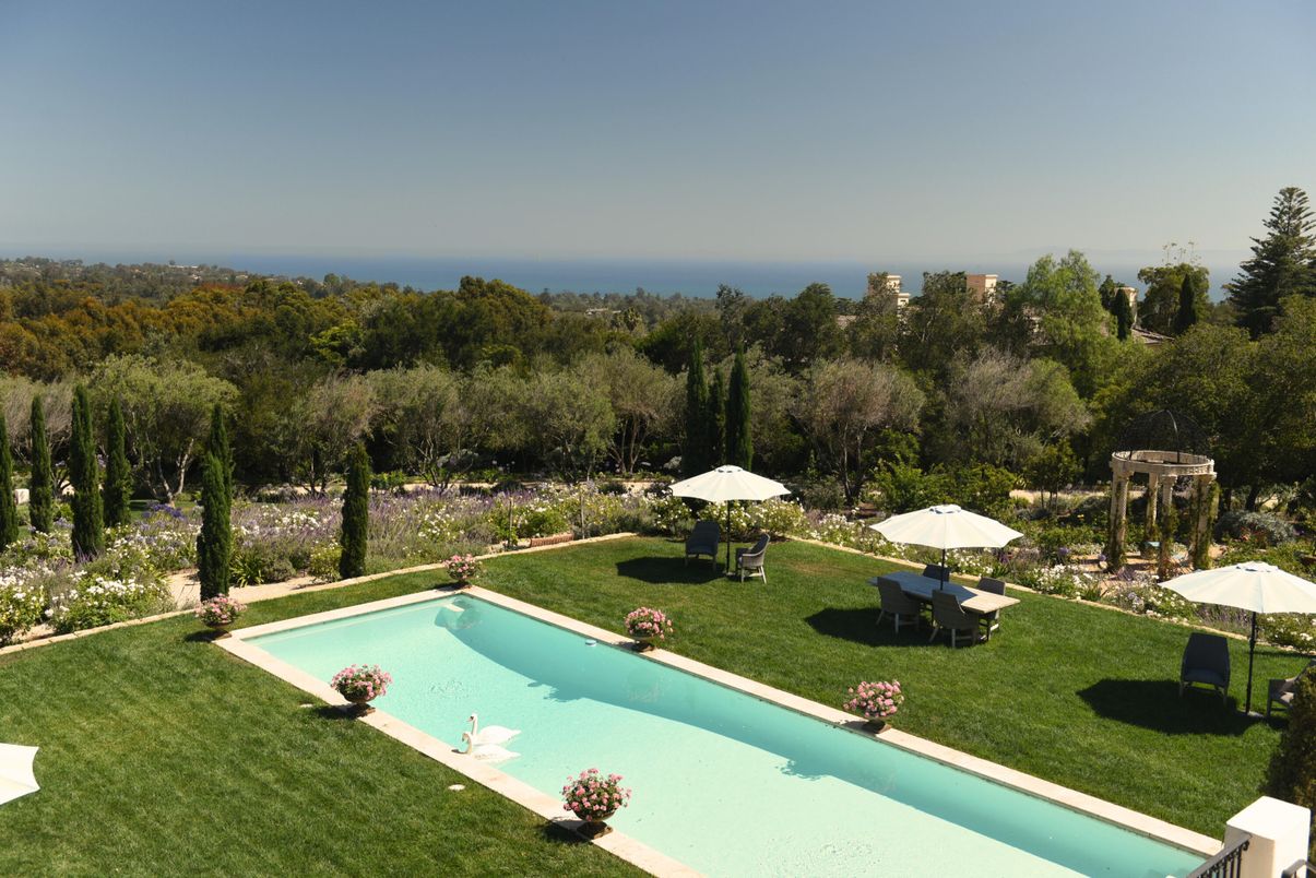 Exterior, Pool, Water